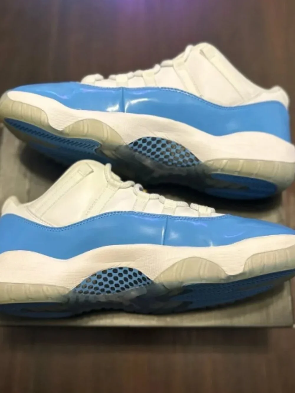 Air Jordan 11 Low “UNC”
